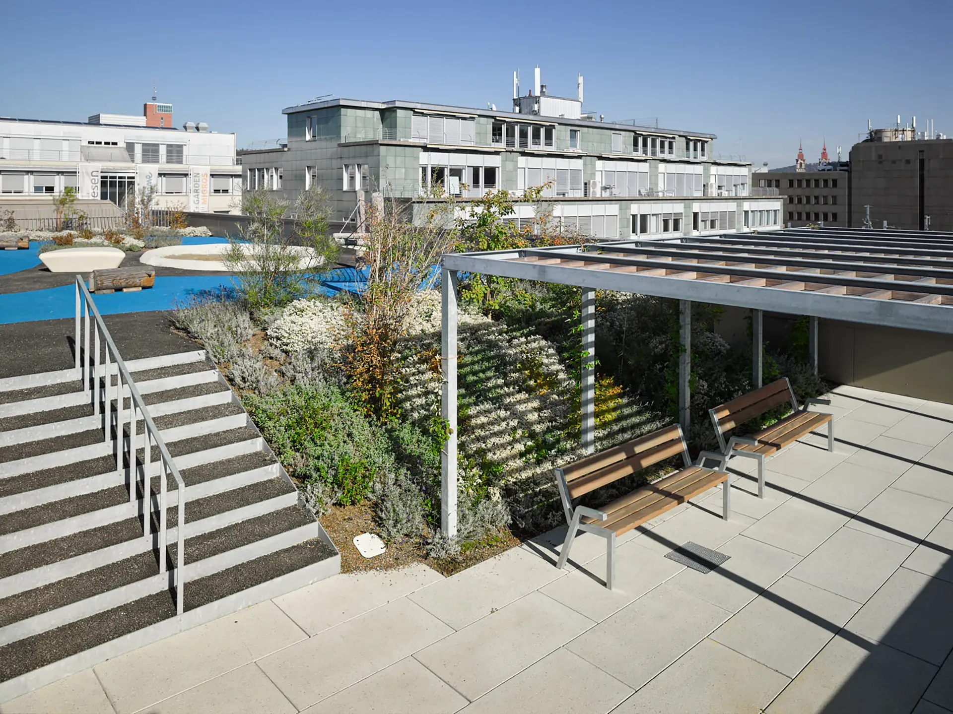 HHS Aussenraum Dachterrasse Neuwiesen